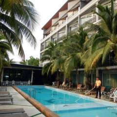Aranta Hotel Pool - Bangkok