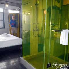 Inn A Day center-stage shower - Bangkok