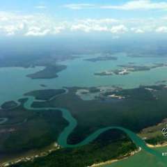 Flight approaching Placencia