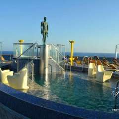 Ship deco - pool and statue