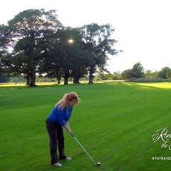 Newlywed golfers at Hoddom Castle