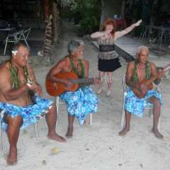Tahaa dinner entertainment