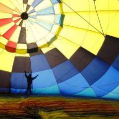Tom's silhouette through the balloon